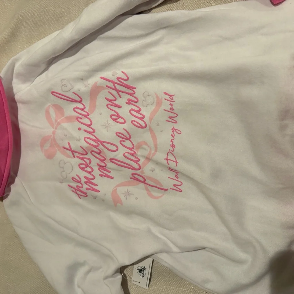 Disney parks valentine 2026 crewneck White and Pink Long Sleeve small - Picture 4 of 4